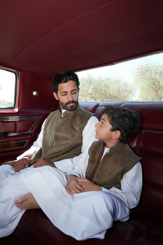 Olive Brown x Chestnut Brown